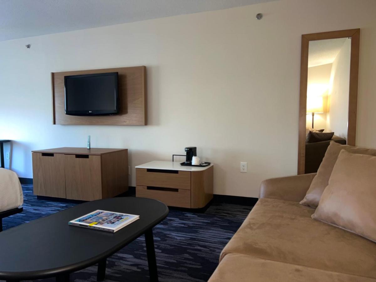 | Fairfield Inn & Suites Detroit Farmington Hills