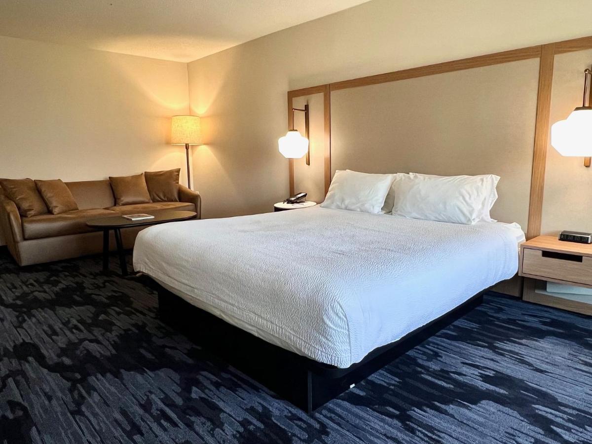 | Fairfield Inn & Suites Detroit Farmington Hills