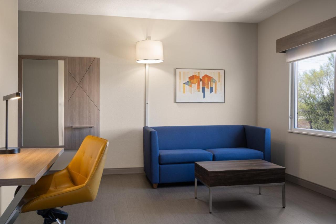 Queen Suite with Two Queen Beds at Holiday Inn Express & Suites American Fork - North Provo by IHG