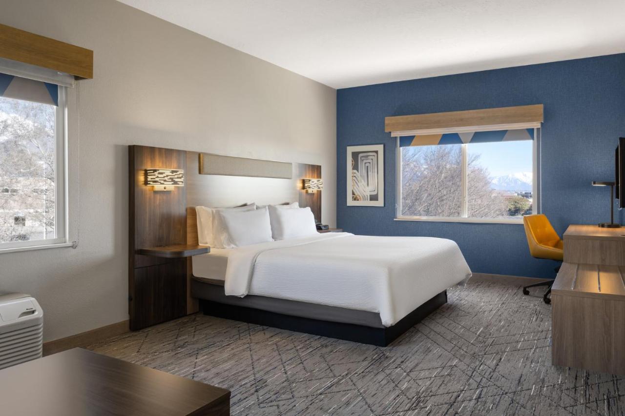 Executive King Room at Holiday Inn Express & Suites American Fork - North Provo by IHG