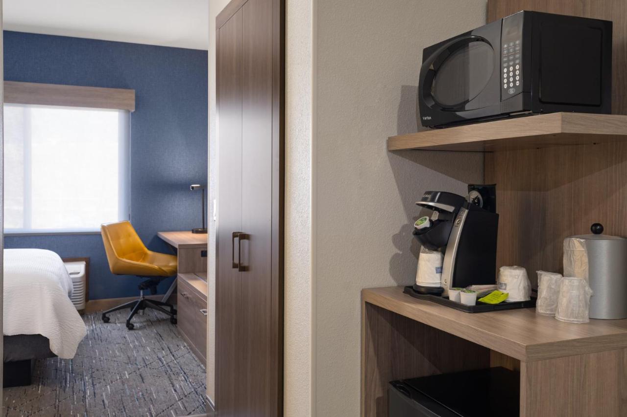 One-Bedroom Queen Suite at Holiday Inn Express & Suites American Fork - North Provo by IHG