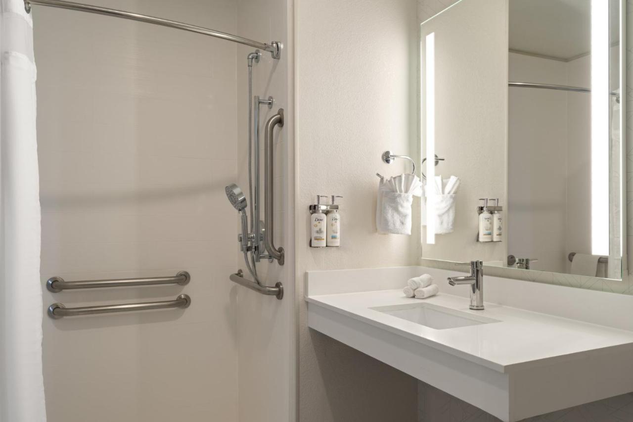 Twin Room - Mobility Access/Hearing Accessible at Holiday Inn Express & Suites American Fork - North Provo by IHG