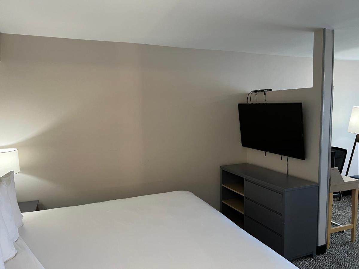 One-Bedroom King Suite - Non-Smoking at Country Inn & Suites by Radisson, Vallejo Napa Valley, CA