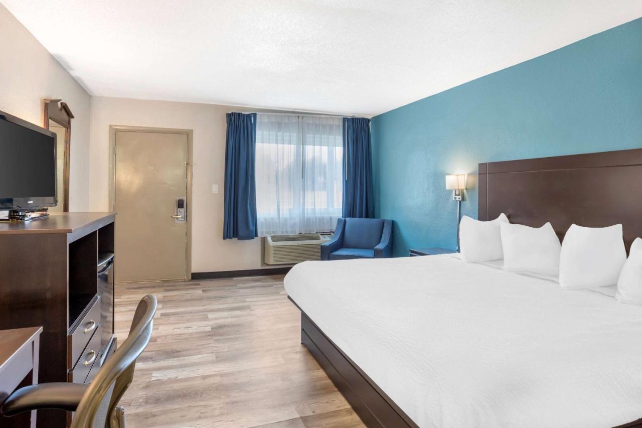 | Days Inn by Wyndham Wrightstown