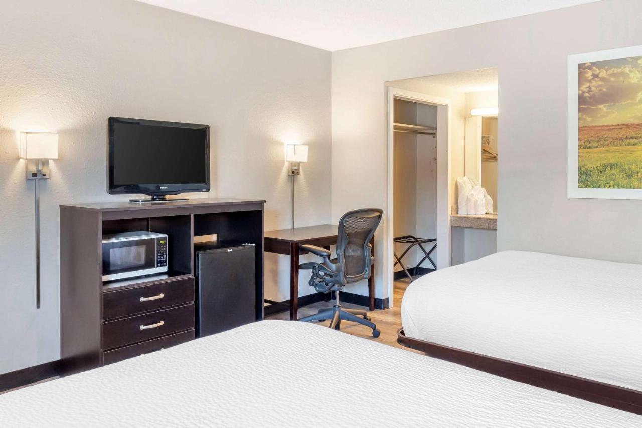 | Days Inn by Wyndham Wrightstown