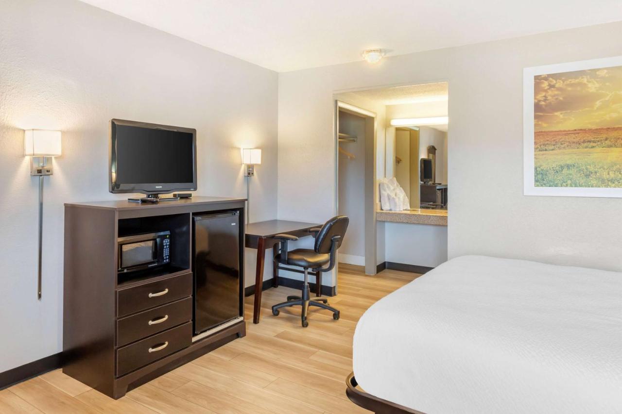 | Days Inn by Wyndham Wrightstown