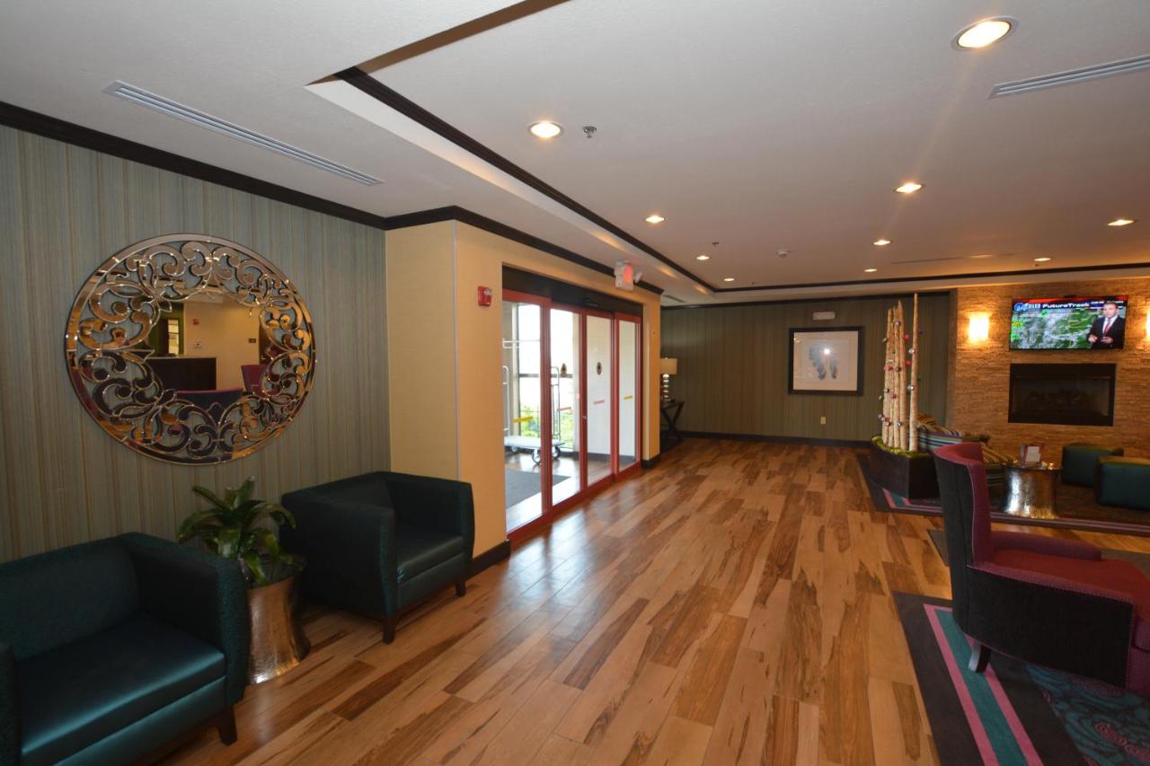 | Comfort Inn & Suites Newcastle - Oklahoma City