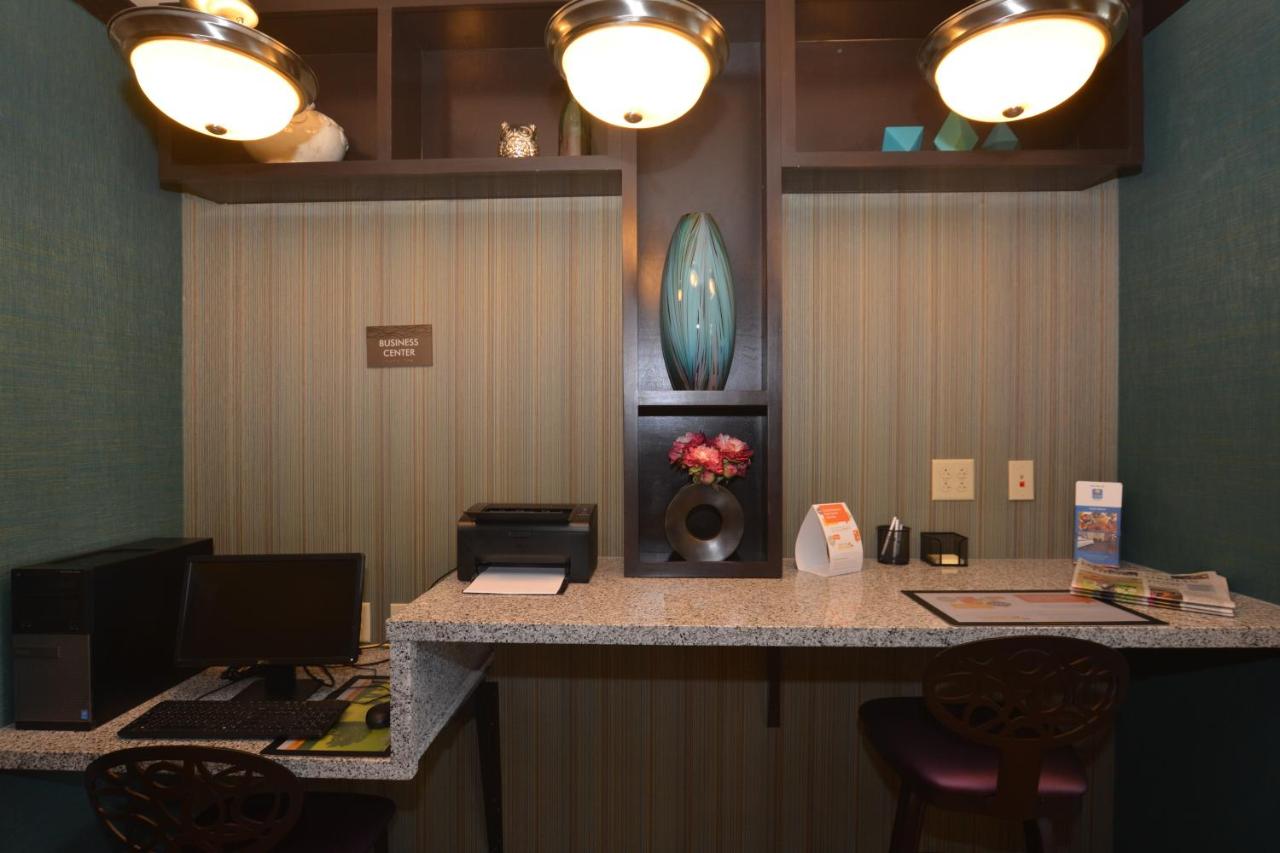 | Comfort Inn & Suites Newcastle - Oklahoma City