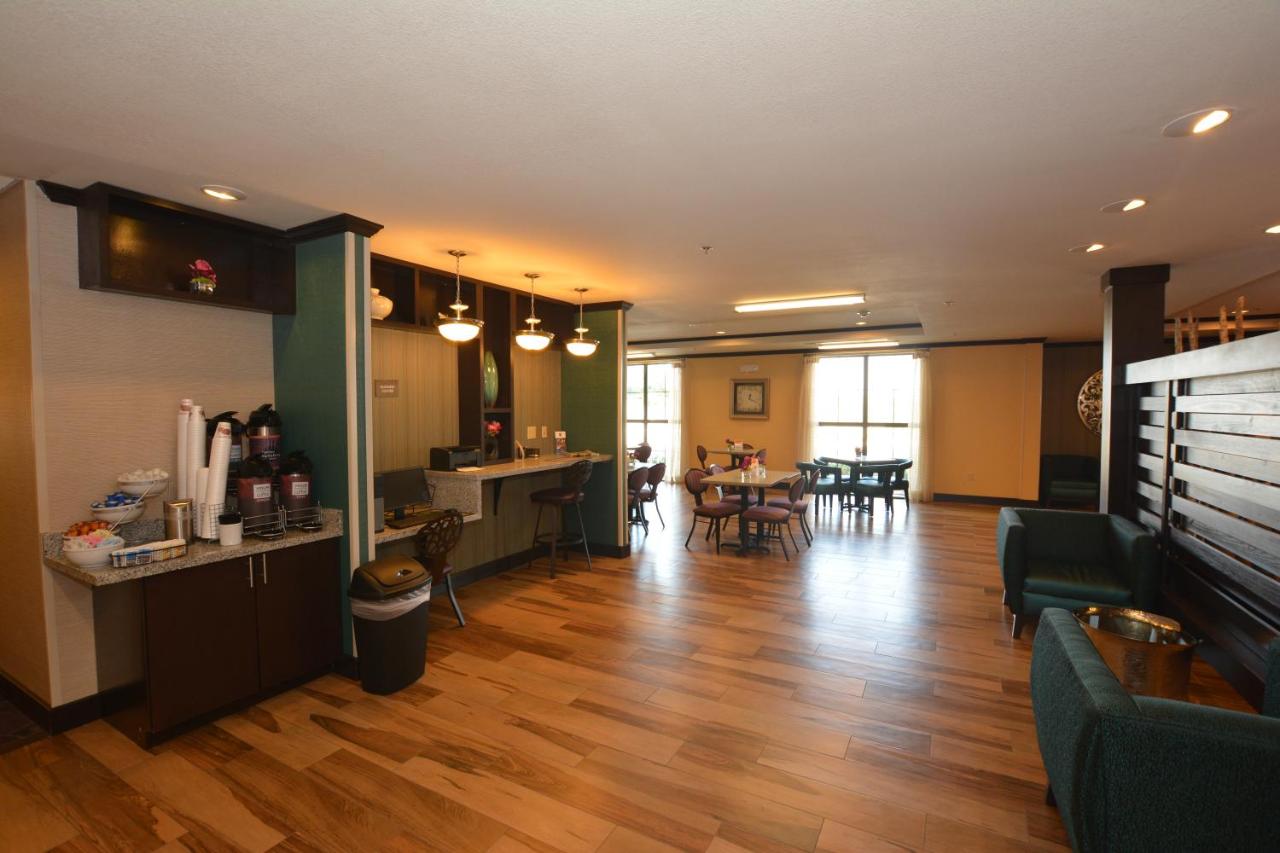 | Comfort Inn & Suites Newcastle - Oklahoma City