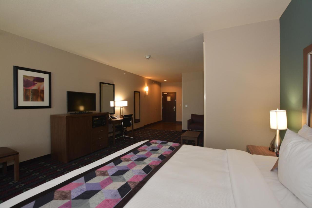 | Comfort Inn & Suites Newcastle - Oklahoma City