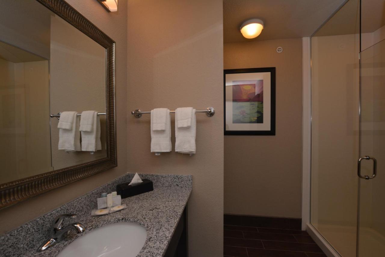 | Comfort Inn & Suites Newcastle - Oklahoma City
