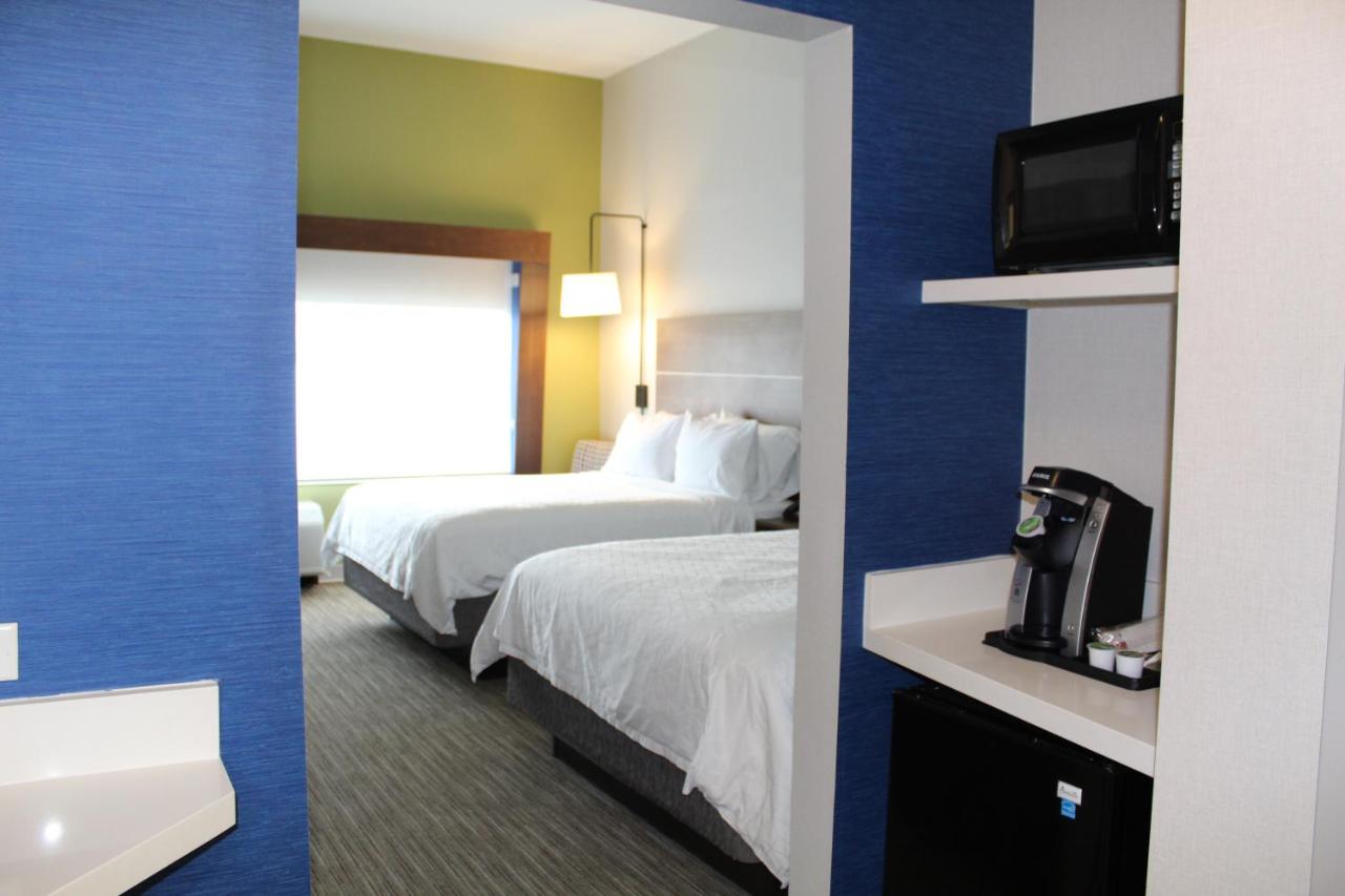 Standard Room at Holiday Inn Express and Suites Gettysburg by IHG
