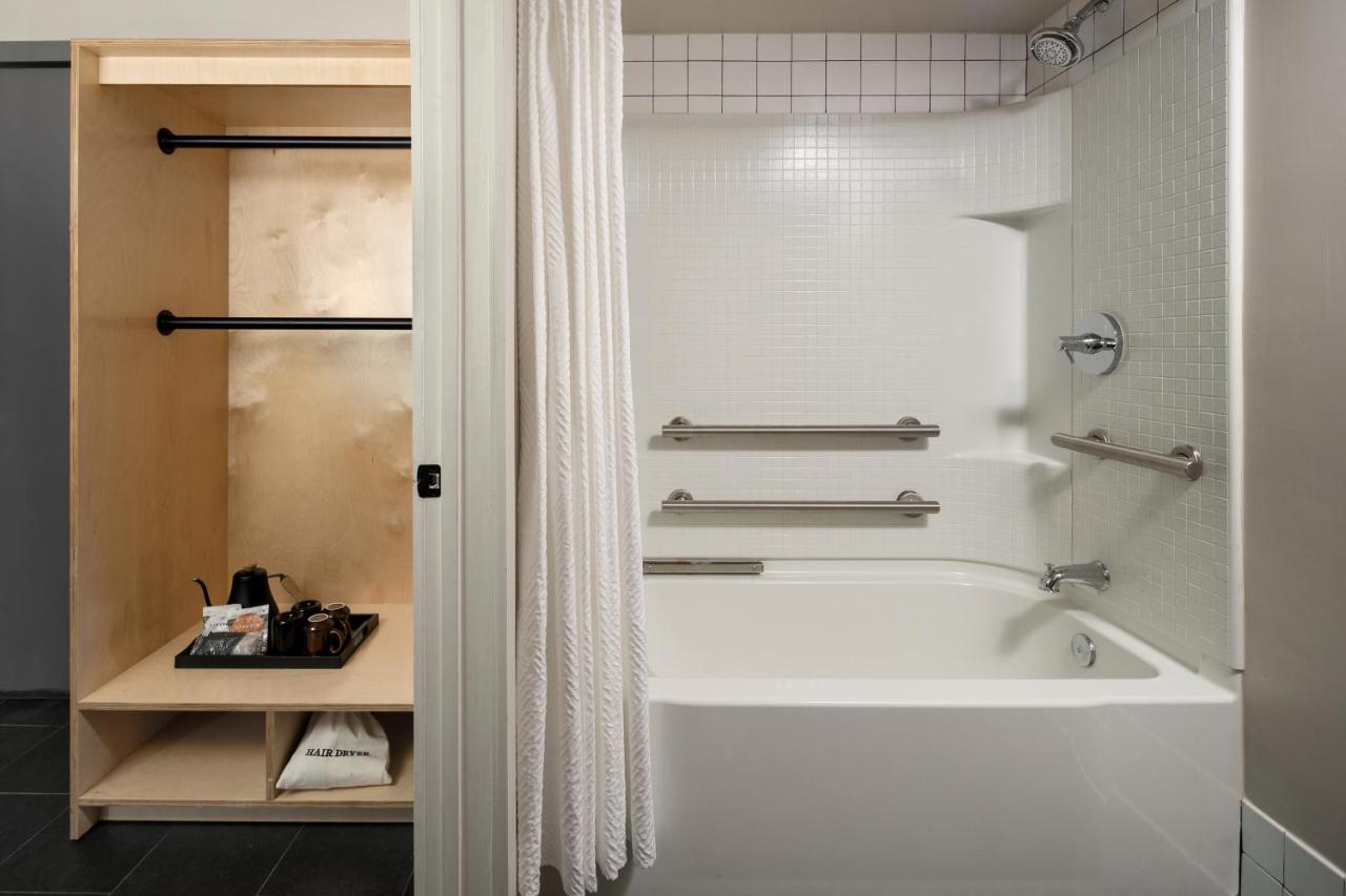 King Room - Disability Access at The Coachman Hotel