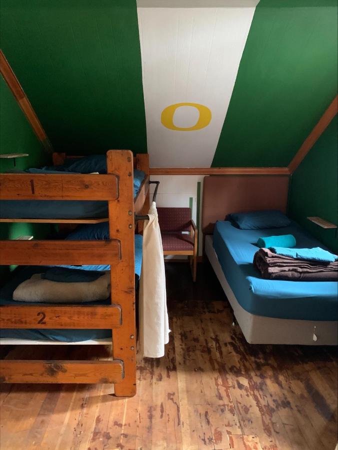  | Eugene Lodge and International Hostel
