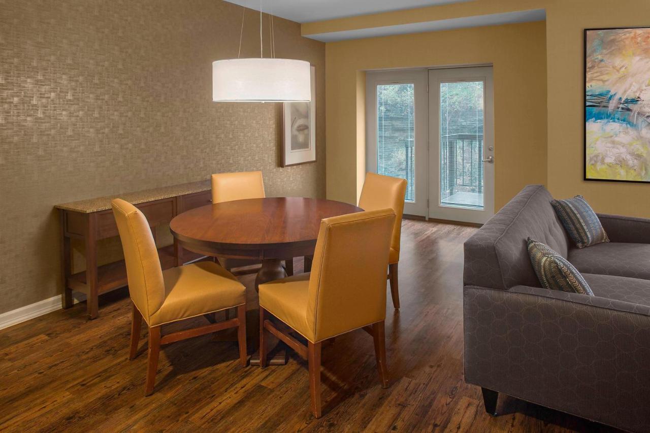 | Sheraton Suites Akron Cuyahoga Falls