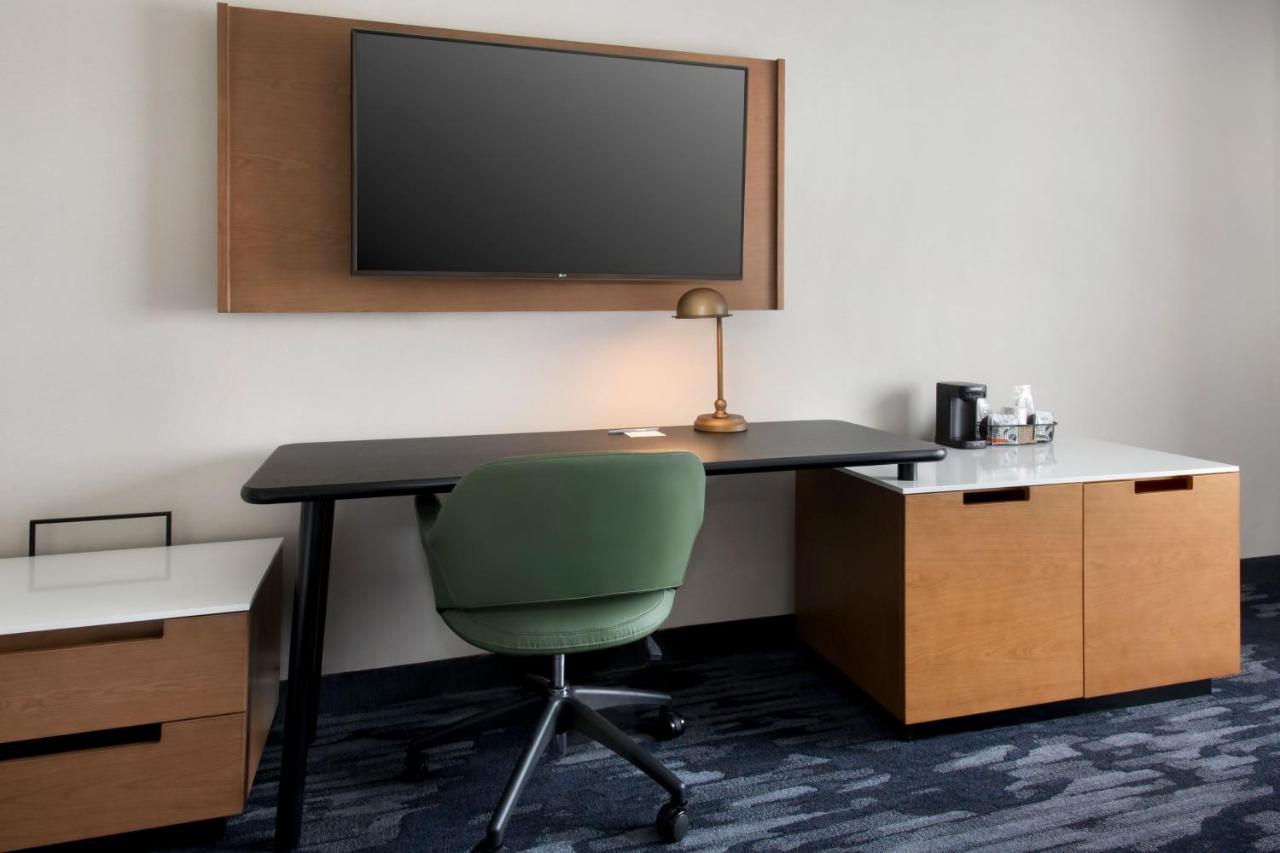 | Fairfield Inn Rochester Airport