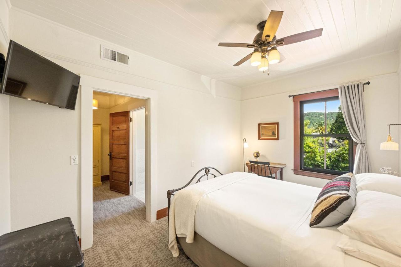  | Sonoma Hotel