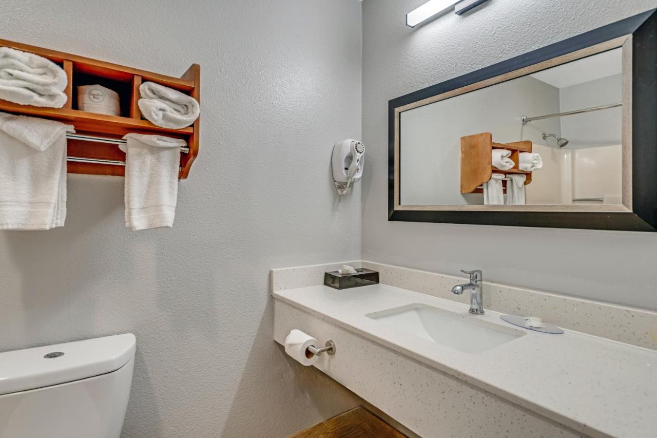 King Room - Non-Smoking at Quality Inn Santa Cruz Downtown Area