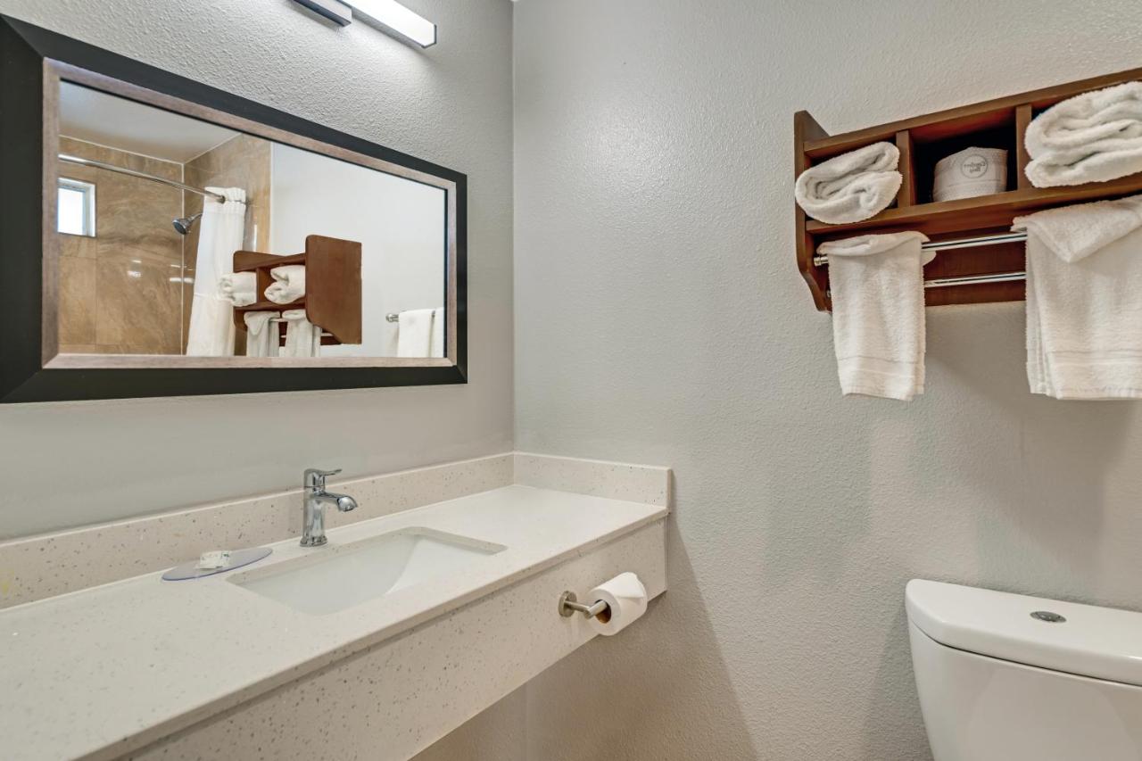 Queen Room with Two Queen Beds - Non-Smoking at Quality Inn Santa Cruz Downtown Area