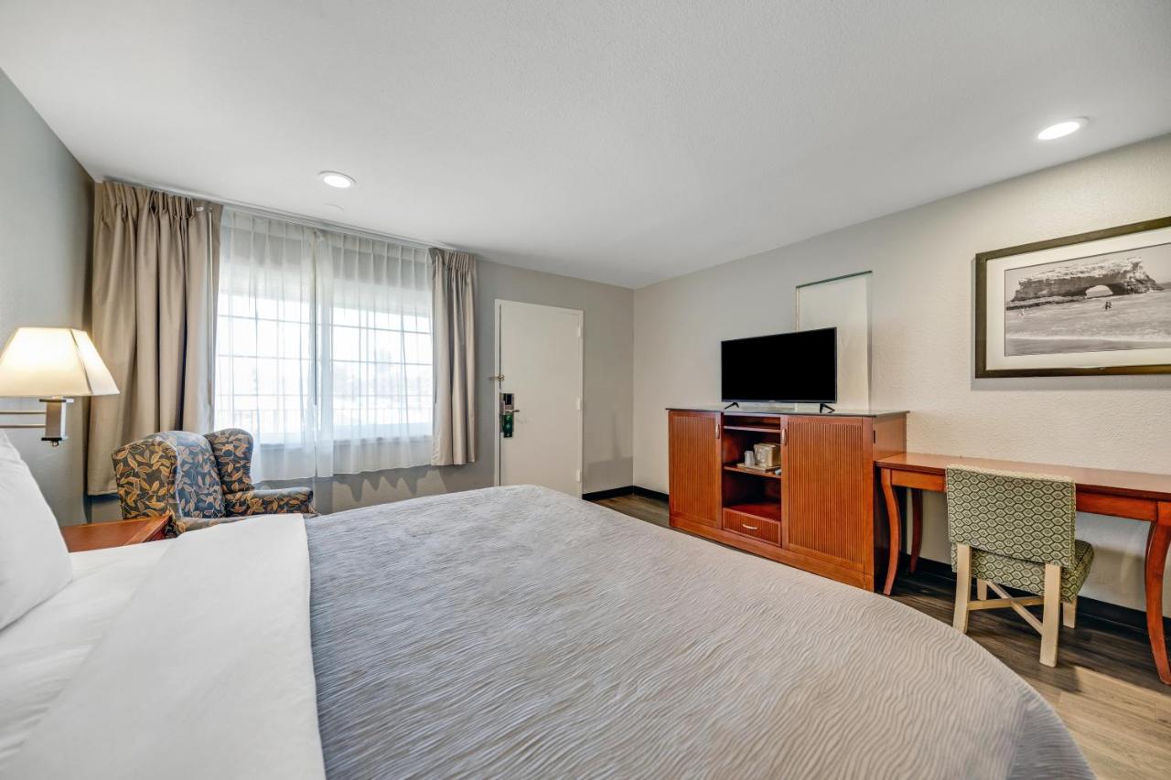 King Suite - Non-Smoking at Quality Inn Santa Cruz Downtown Area