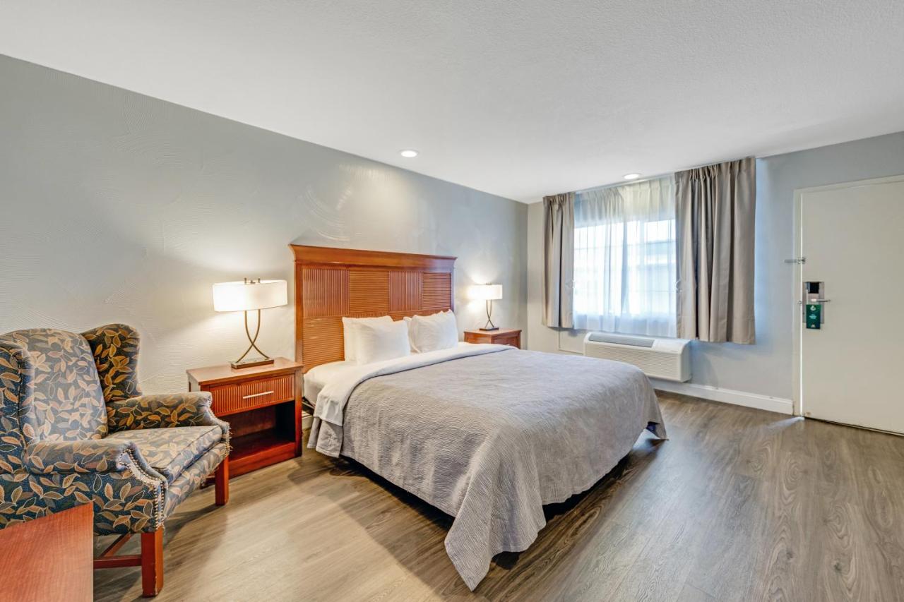 Room #29756411 at Quality Inn Santa Cruz Downtown Area