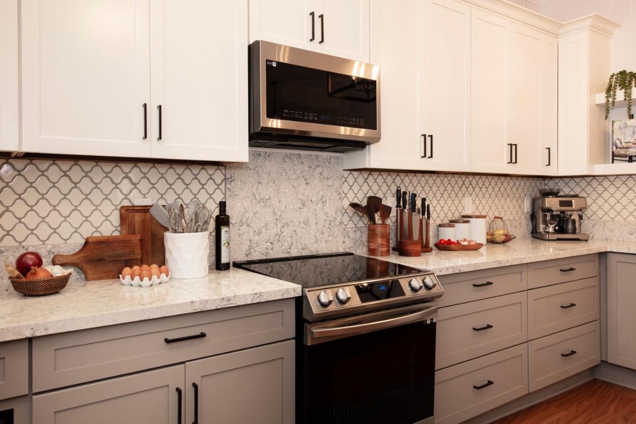 | Aloha Junction Suites - 5 min from Hawaii Volcanoes National Park