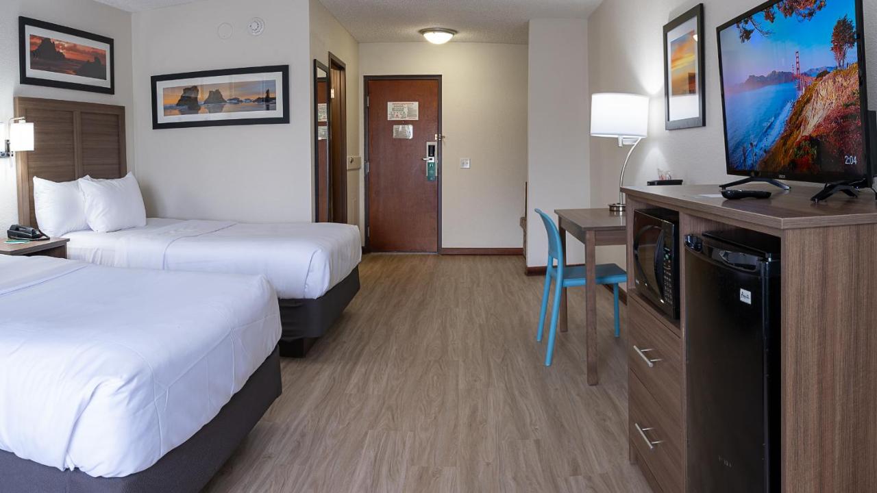 Standard Double Room with Two Double Beds at Quality Inn Milan - Sandusky