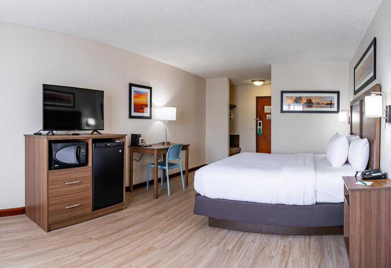 King Room - Non-Smoking at Quality Inn Milan - Sandusky