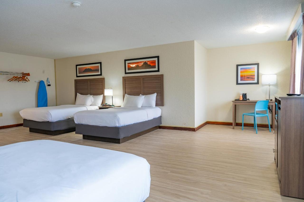 Double Room with Three Double Beds - Non-Smoking at Quality Inn Milan - Sandusky