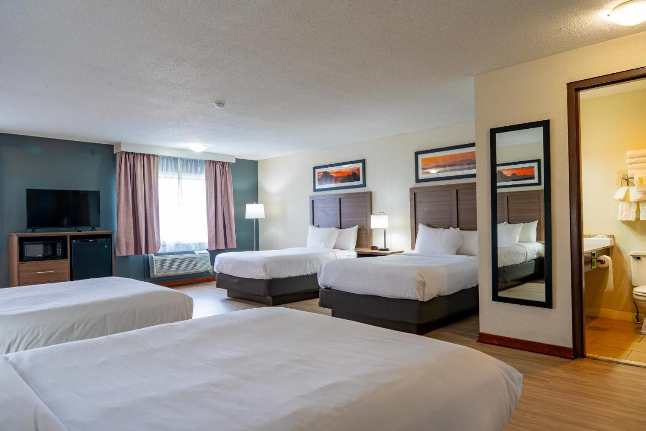 Double Room with Three Double Beds - Non-Smoking at Quality Inn Milan - Sandusky