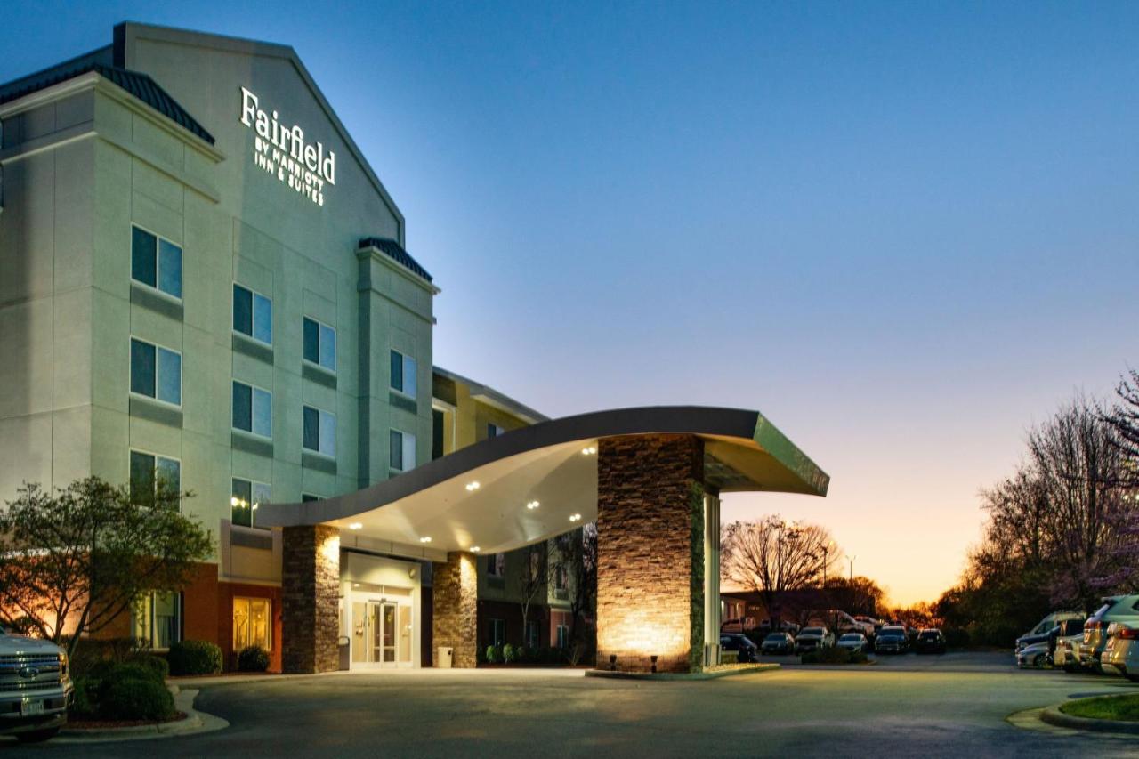 | Fairfield Inn & Suites Greensboro Wendover