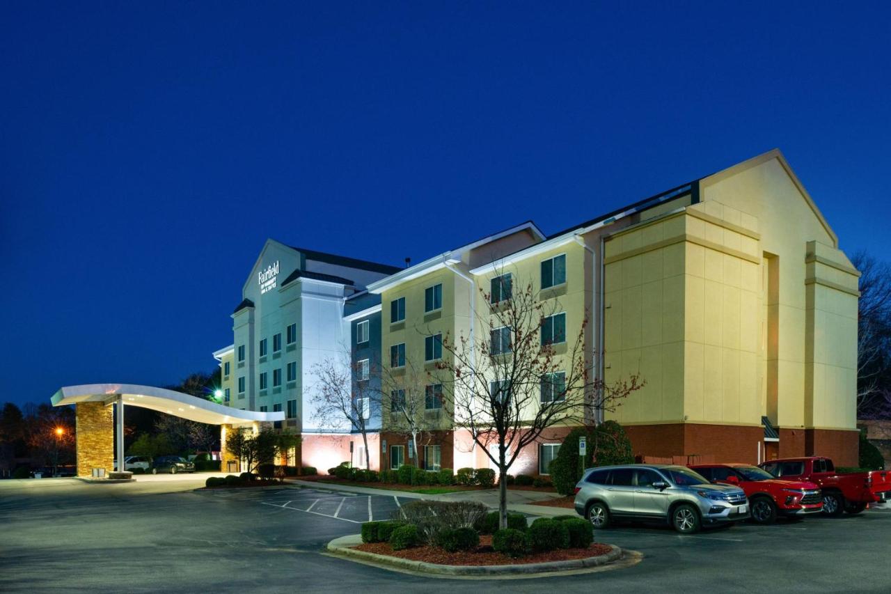 | Fairfield Inn & Suites Greensboro Wendover