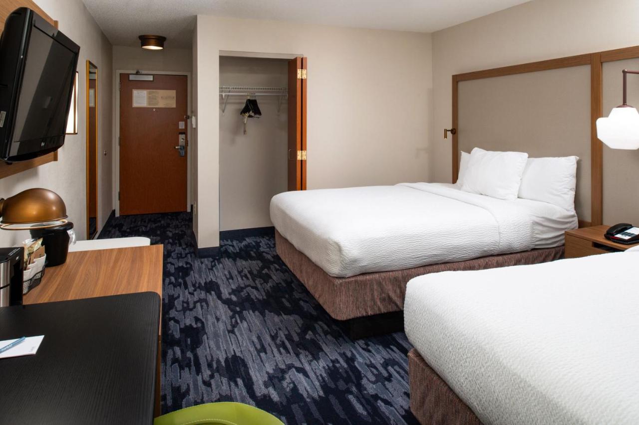 | Fairfield Inn & Suites Greensboro Wendover