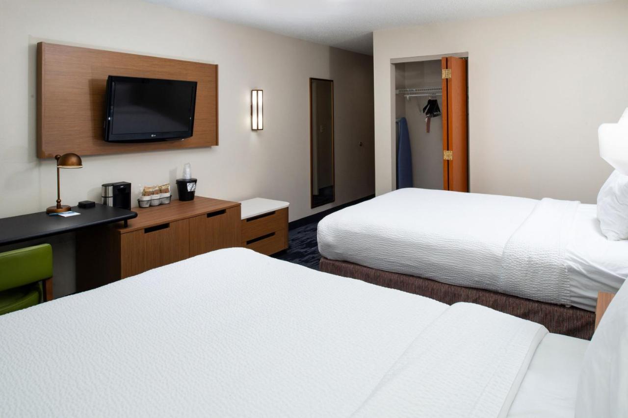 | Fairfield Inn & Suites Greensboro Wendover