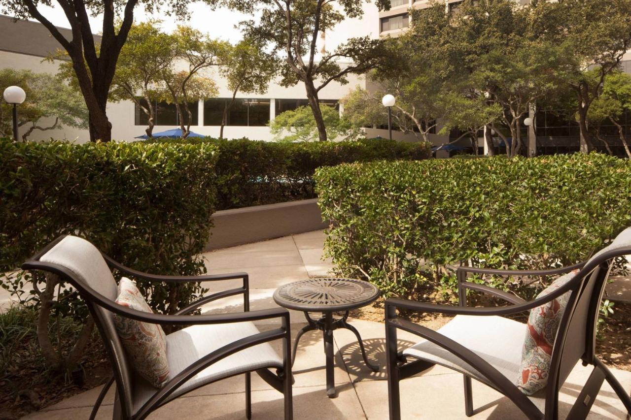 Two Double Beds at Dallas/Fort Worth Airport Marriott