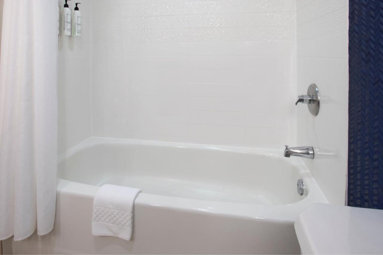 | Fairfield by Marriott Rochester Henrietta/University Area