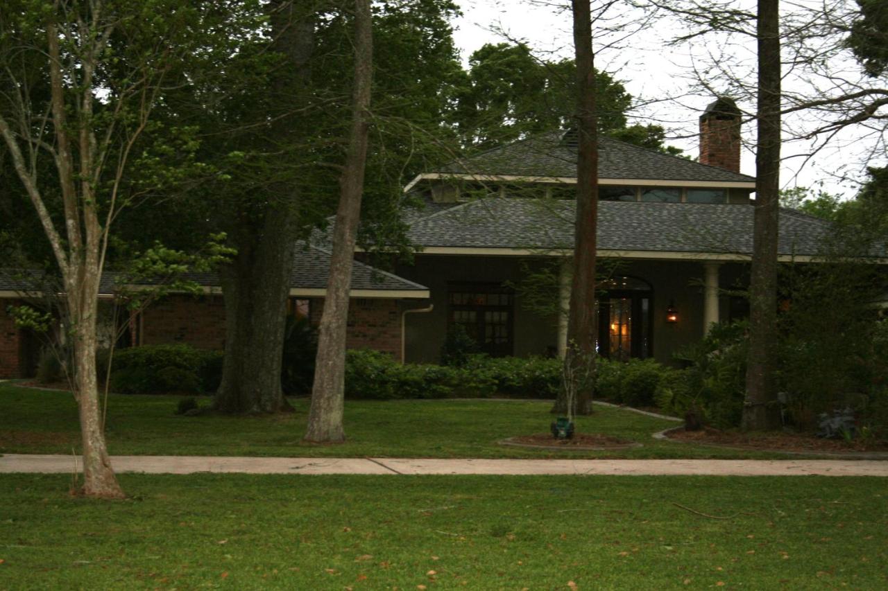 | Louisiana Cajun Mansion