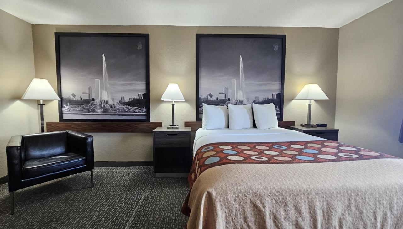 | Super 8 by Wyndham Elgin