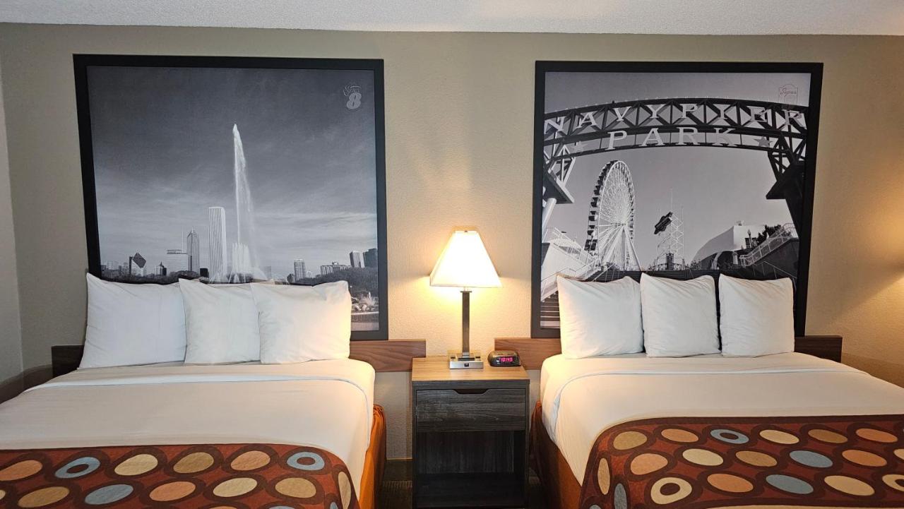 | Super 8 by Wyndham Elgin