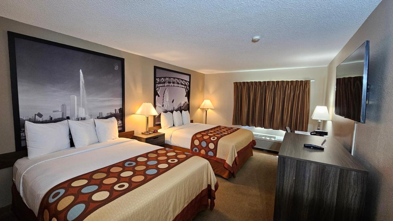 | Super 8 by Wyndham Elgin