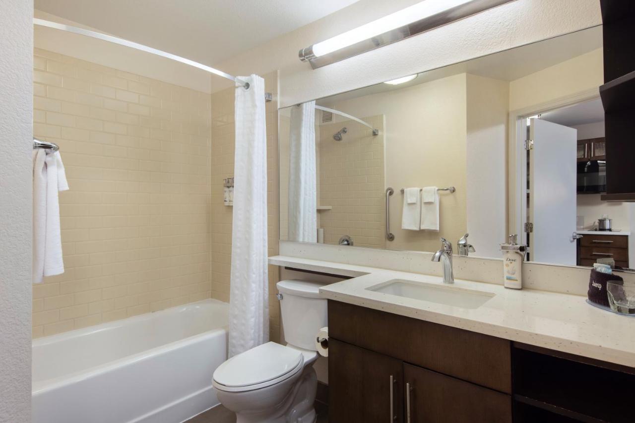  | Candlewood Suites Anaheim - Resort Area, an IHG Hotel