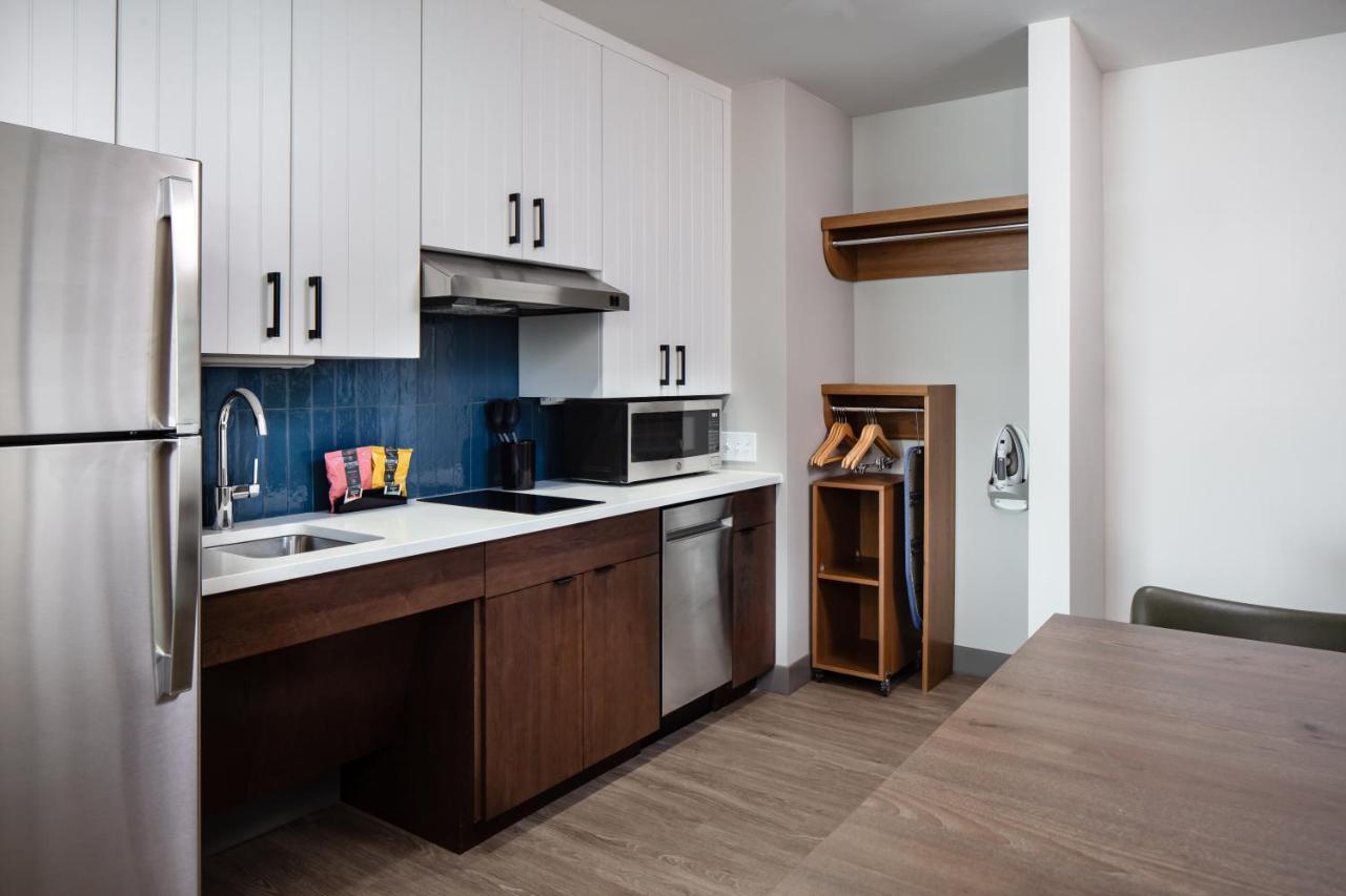 King Room - Accessible Roll Shower - Non-Smoking at Staybridge Suites Iowa City Coralville by IHG