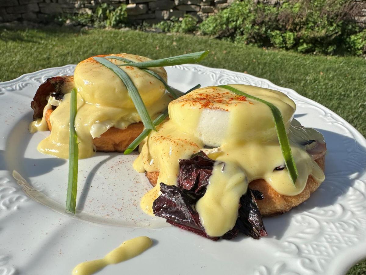 | Garth Woodside Mansion Bed and Breakfast