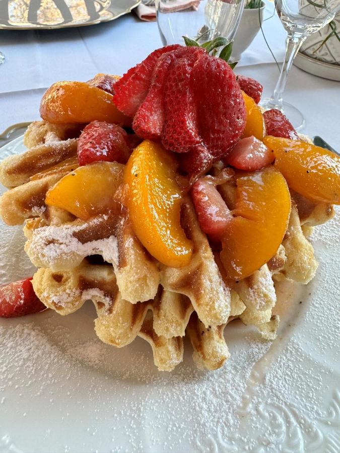 | Garth Woodside Mansion Bed and Breakfast