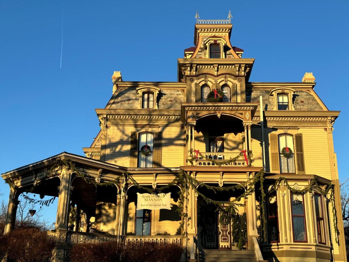 | Garth Woodside Mansion Bed and Breakfast
