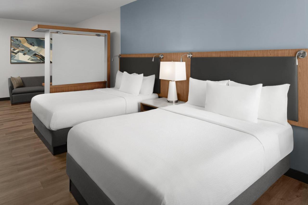 Queen Studio with Sofa Bed at SpringHill Suites by Marriott Houston Intercontinental Arprt