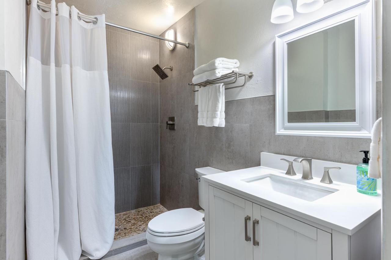 Deluxe Suite at Kona Kai Resort and Gallery - Adults Only