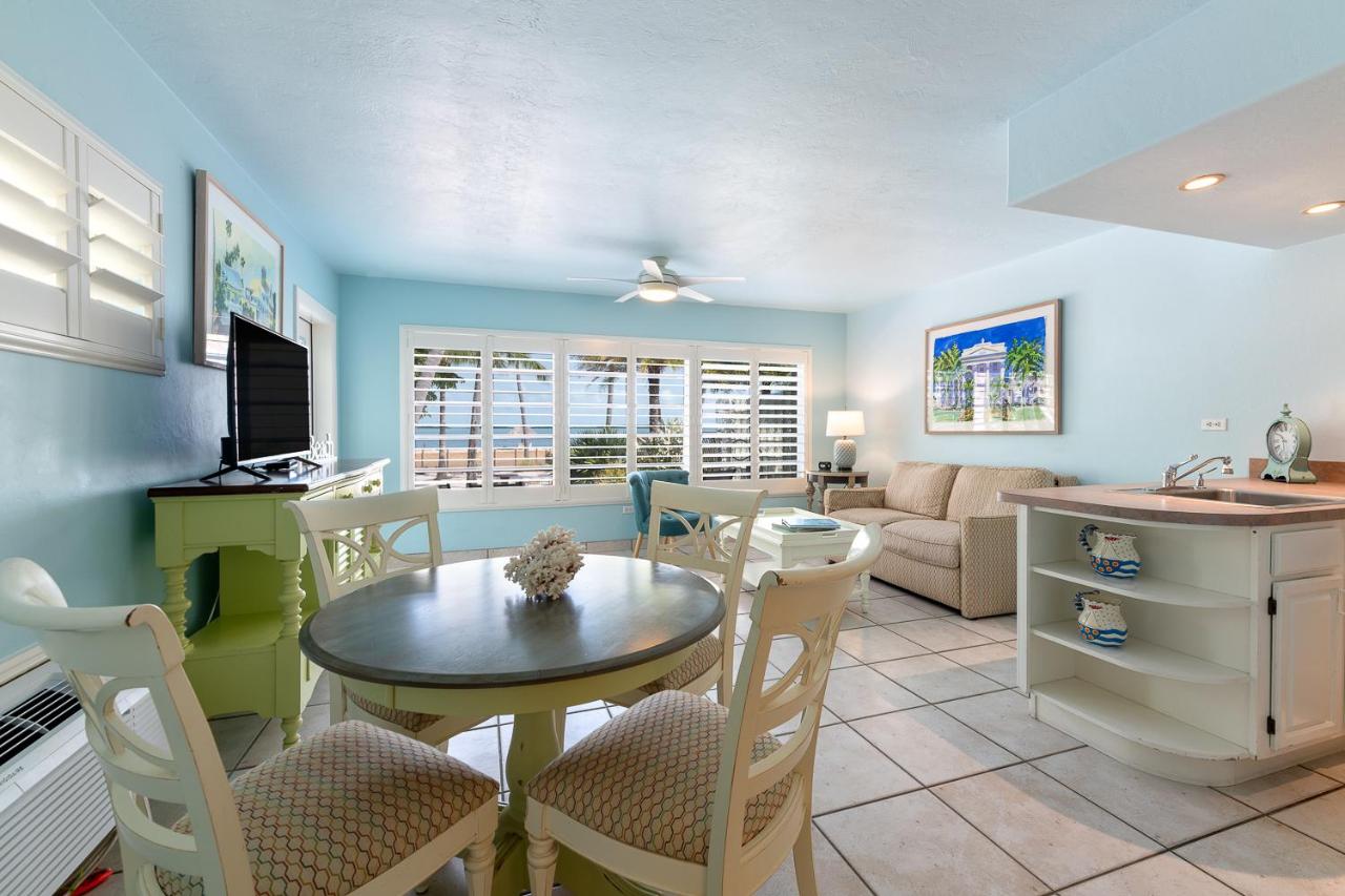 Deluxe Suite at Kona Kai Resort and Gallery - Adults Only