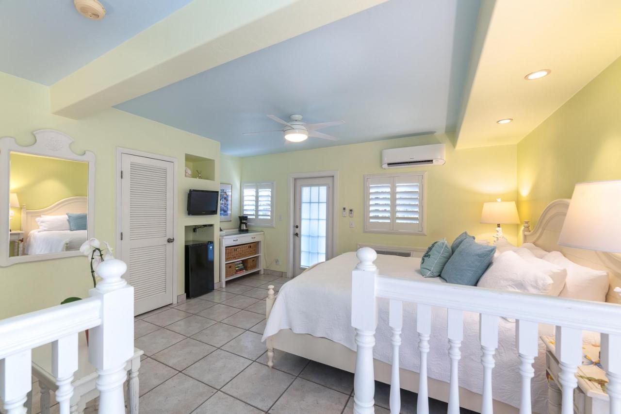 Deluxe Room at Kona Kai Resort and Gallery - Adults Only