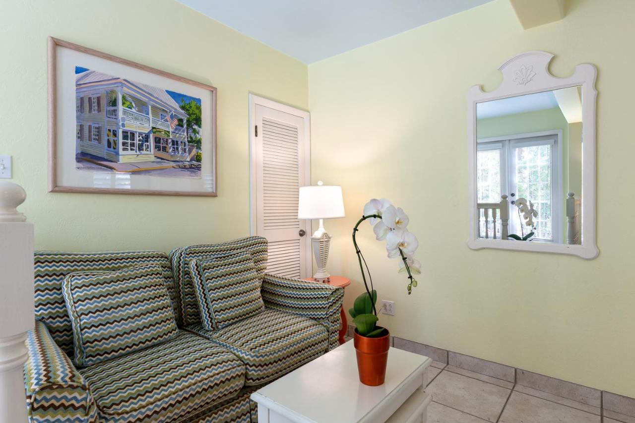 Deluxe Room at Kona Kai Resort and Gallery - Adults Only